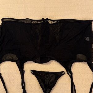 NWT Sexy Elegant Black Lace waist cinch with guarders and thong Lingerie Set 5X